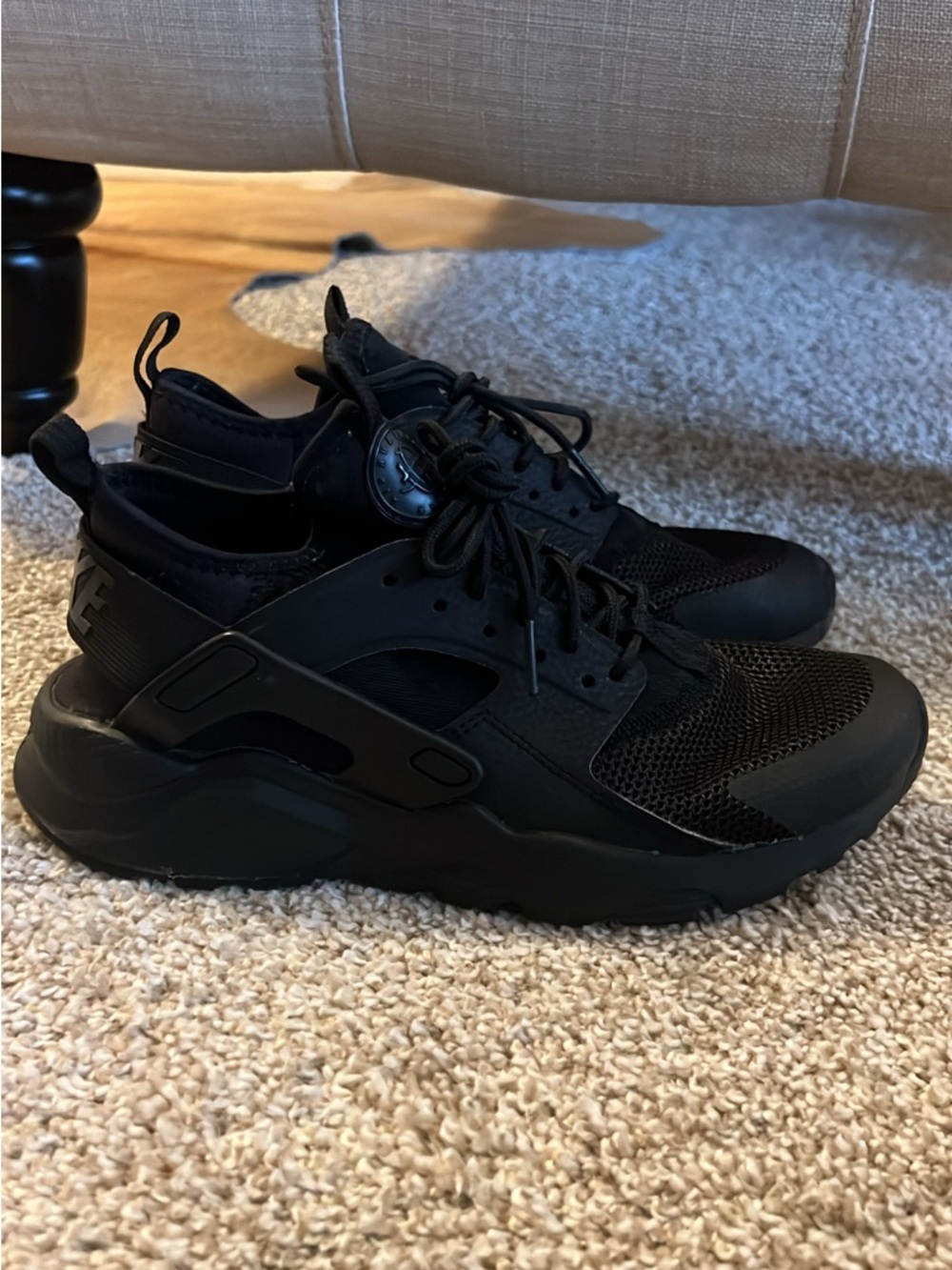 Black Nike Huaraches